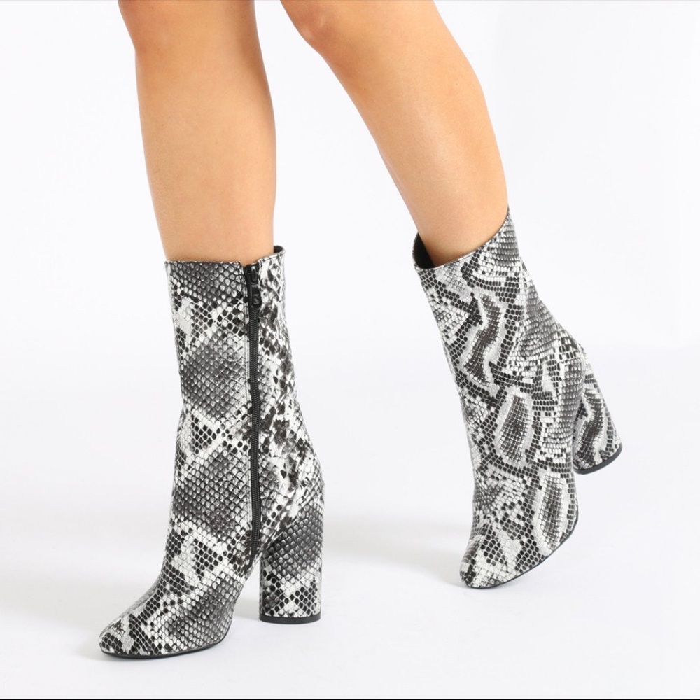 PUBLIC DESIRE | SNAKE SKIN BOOTS